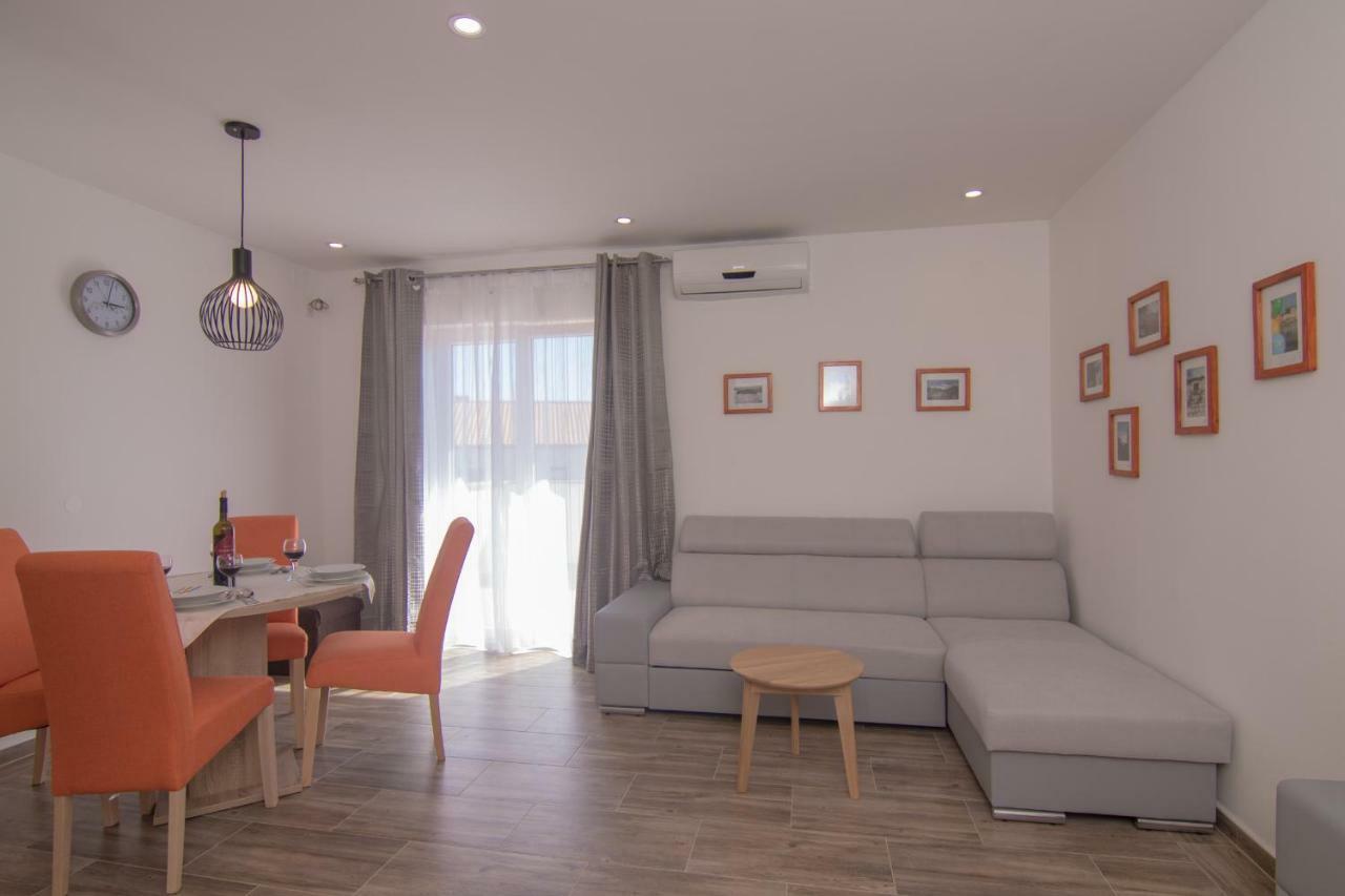 קרק Apartmani Bistricic מראה חיצוני תמונה